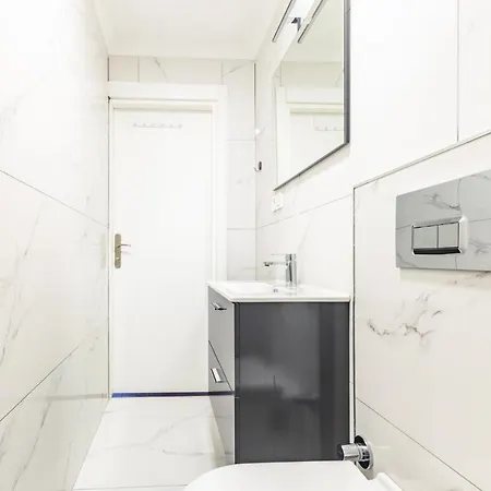 Furnished Cozy Flat Near Metrocity In Sisli İstanbul